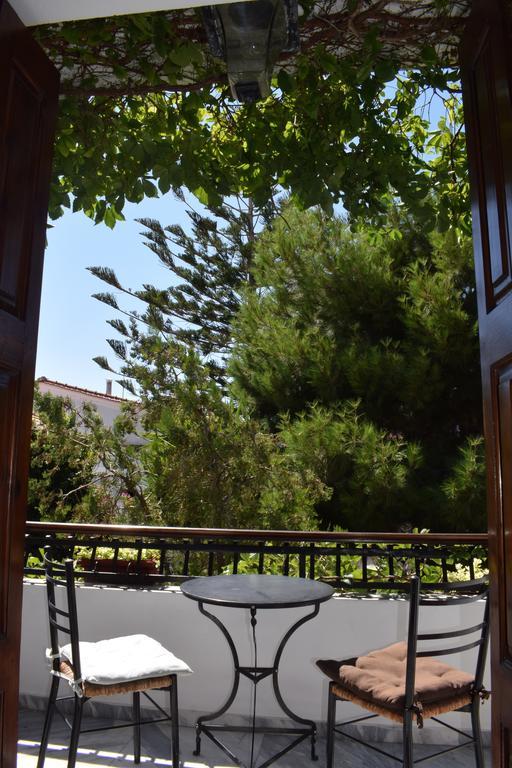 Pension Felippe Pythagoreio  Exterior photo